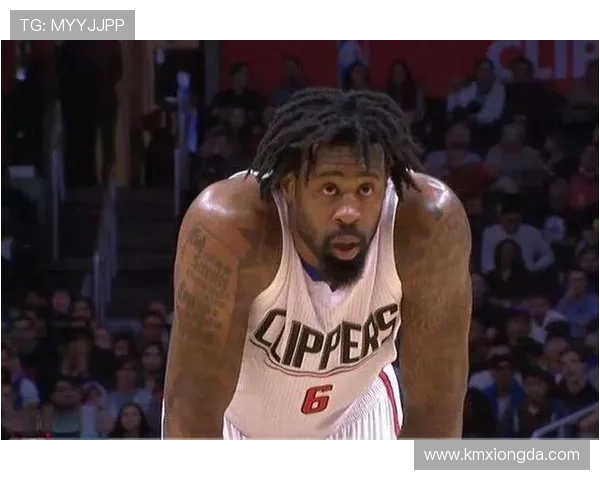 卡佩拉与小乔丹的对决谁能在篮下占据绝对优势解析比赛关键时刻表现